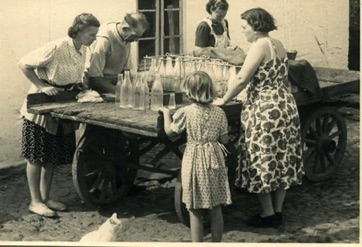 KLITROSEVEJ 11 - mælkesalg i 1952.jpg